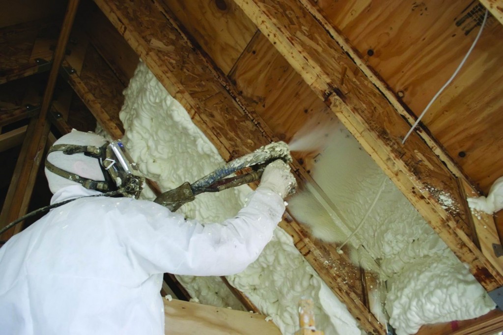 Утепление домов крыш, стен, перекрытий, мансарды экологическим паропроницаемым утеплителем пена Icyn